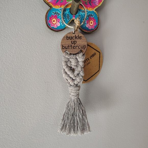 Handmade macrame Keychain - Picture 3 of 3